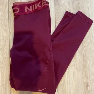 Nike pro insulated leggings. Size M